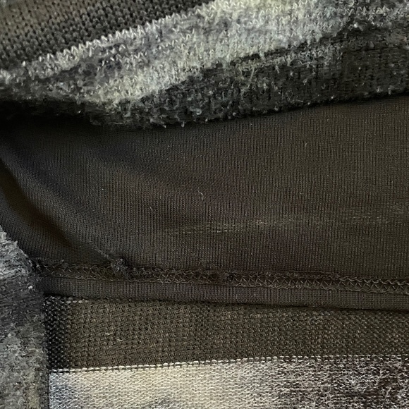 GUC Le Chateau Striped Sweater Dress in Black & Grey Size XXS - Picture 13 of 13